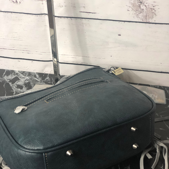 Montana West Fringe Crossbody Aztec Collection - Picture 4 of 5